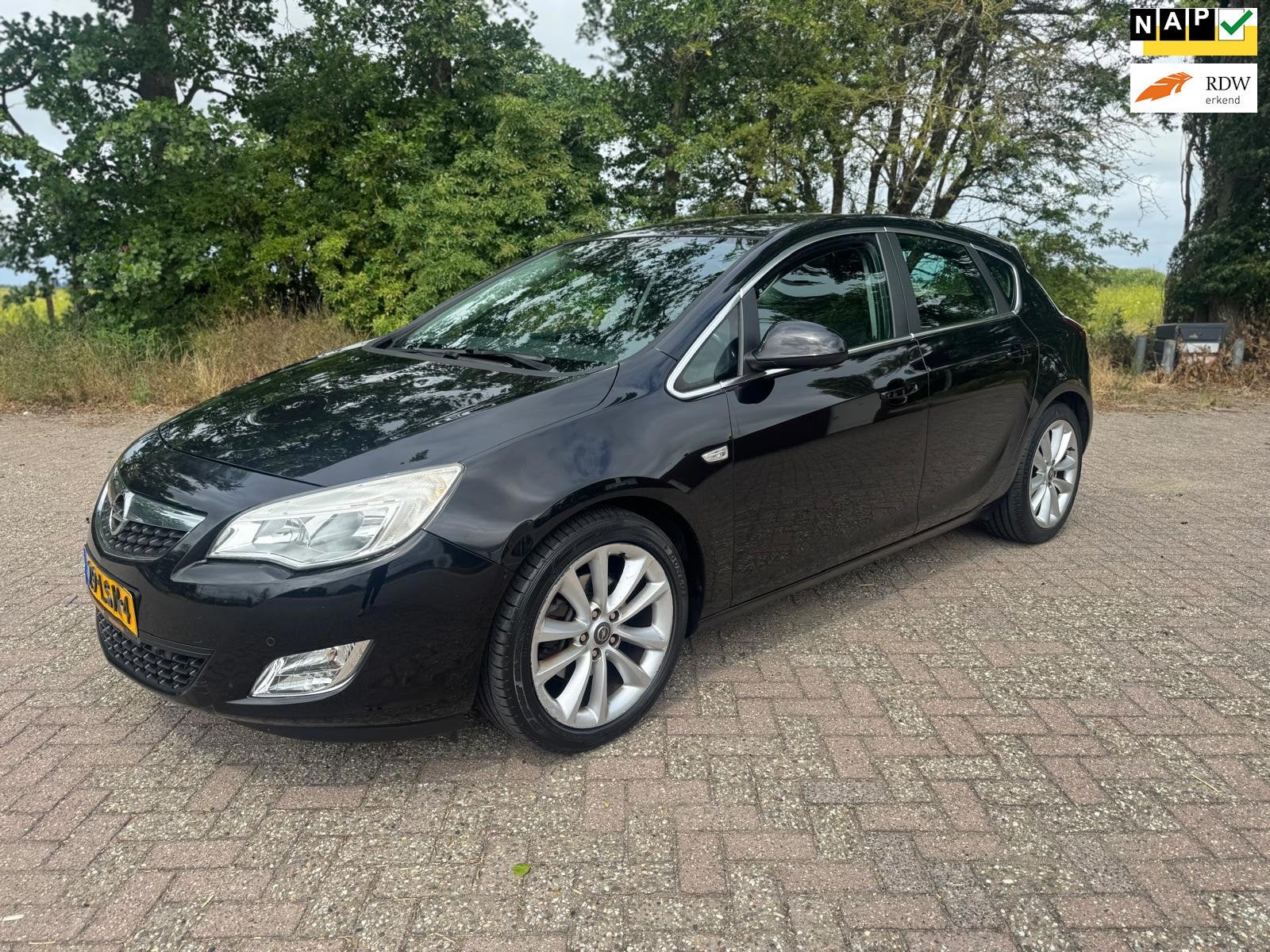Opel Astra 1.6 Turbo Cosmo|Automaat|Leder, Auto's, 730 kg, Zwart, 4 cilinders, Zwart
