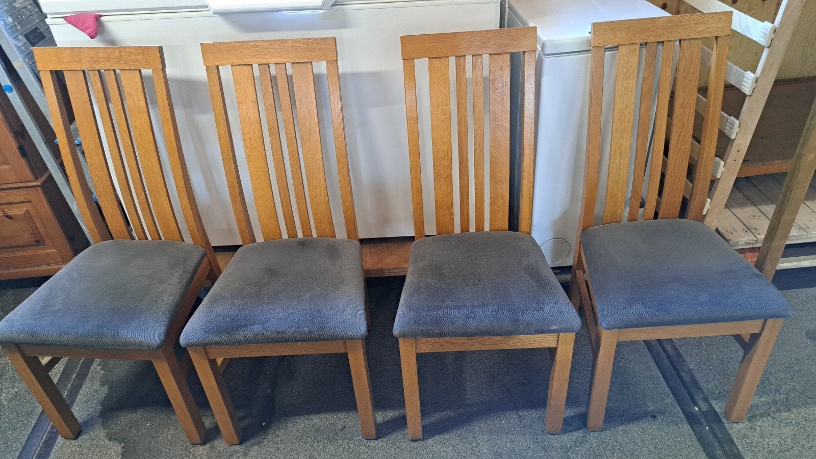 Set van 4 houten eetkamerstoelen met stoffen zitting, Ophalen, Gebruikt, Vier, Stof