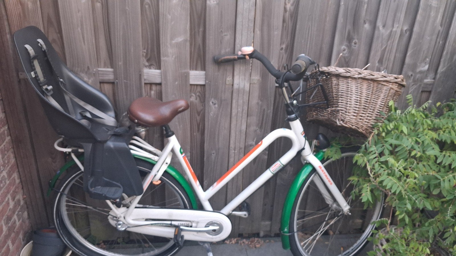 Batavus damesfiets met kinderzitje en mand, Ophalen, Terugtraprem, Batavus, 53 tot 56 cm