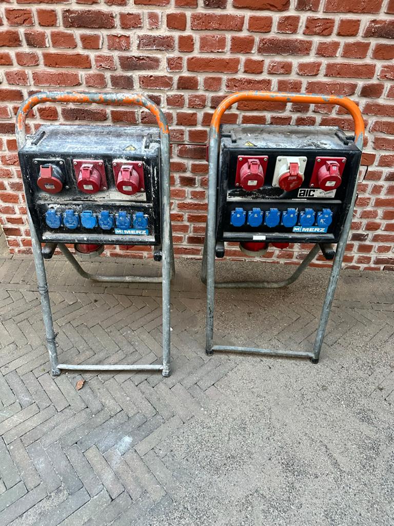Merz Zwerf stroomverdeelkasten (2 stuks), Doe-het-zelf en Verbouw, Ophalen, Gebruikt, Overige typen