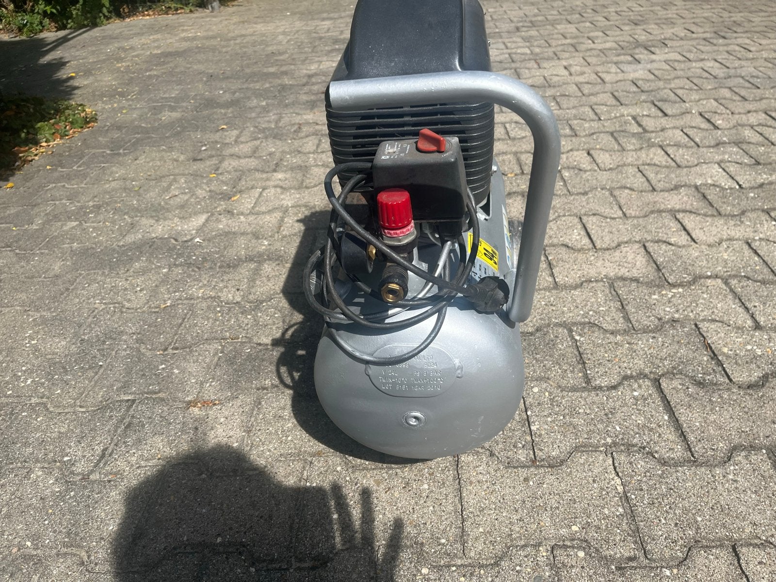 BasicAir 250 Compressor - 24L, 8 bar, 240 l/min, Doe-het-zelf en Verbouw, Compressors, Ophalen, Gebruikt, 6 tot 10 bar, 25 tot 100 liter