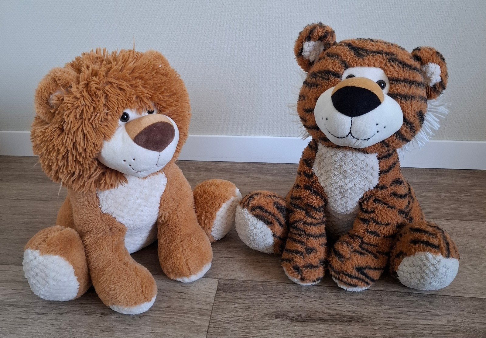 Leeuw en Tijger knuffels, Ophalen, Gebruikt, Overige typen, Middelgroot (20 tot 80 cm)