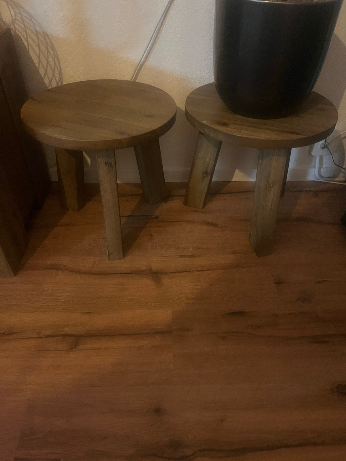2 Bassano bijzettafeltjes - Warm Grey, Ophalen, Minder dan 45 cm, Gebruikt, Rond