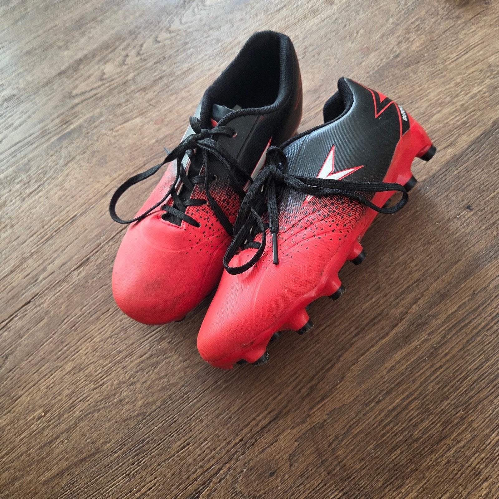 Voetbalschoenen - Maat 33, Sport en Fitness, Ophalen, Zo goed als nieuw, Schoenen