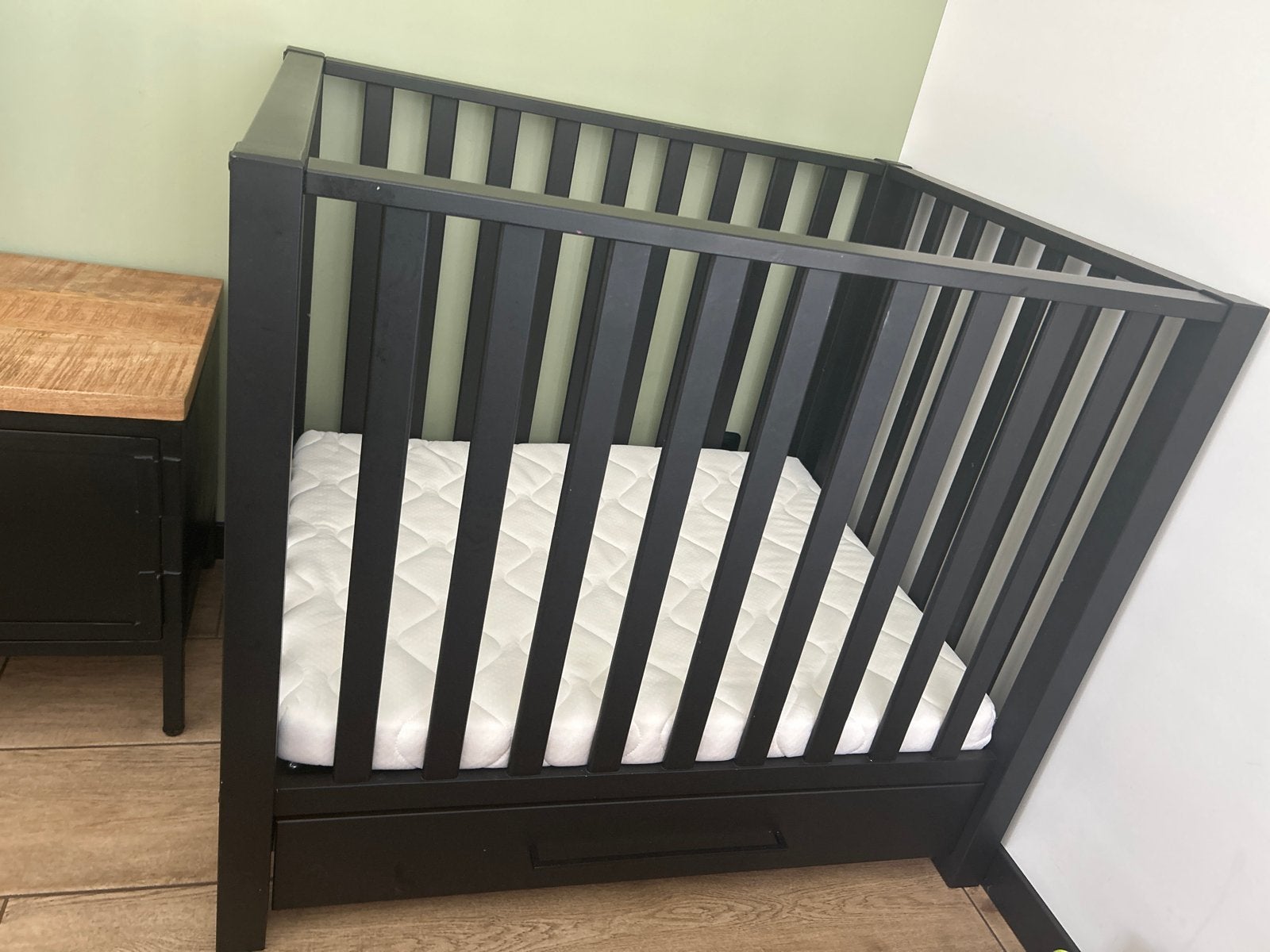 Zwarte box met lade, inclusief matras, Ophalen, Zo goed als nieuw, Ledikant