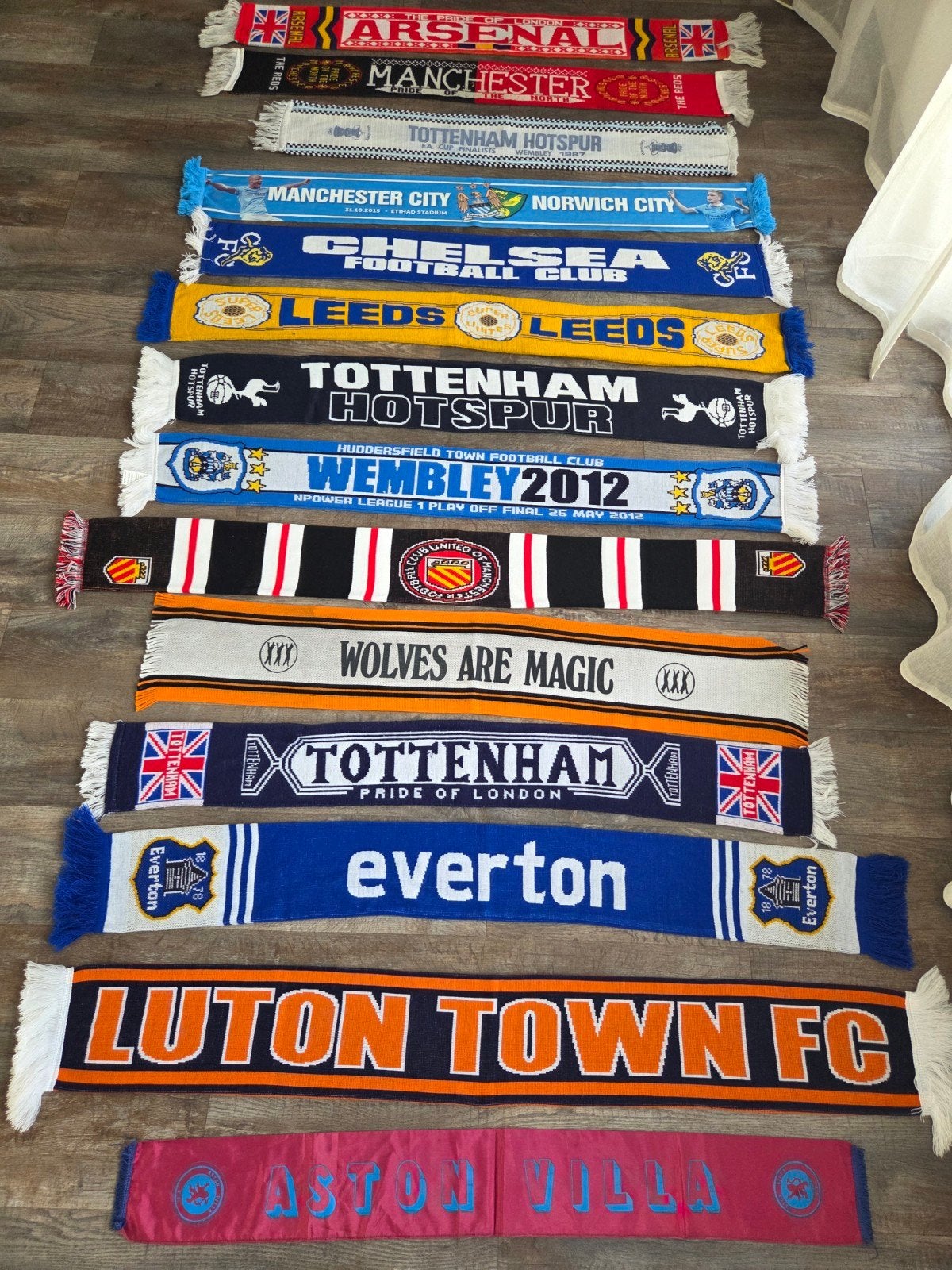 Voetbalsjaals Engeland, Verzamelen, Sportartikelen en Voetbal, Ophalen of Verzenden, Zo goed als nieuw, Buitenlandse clubs, Vaantje of Sjaal