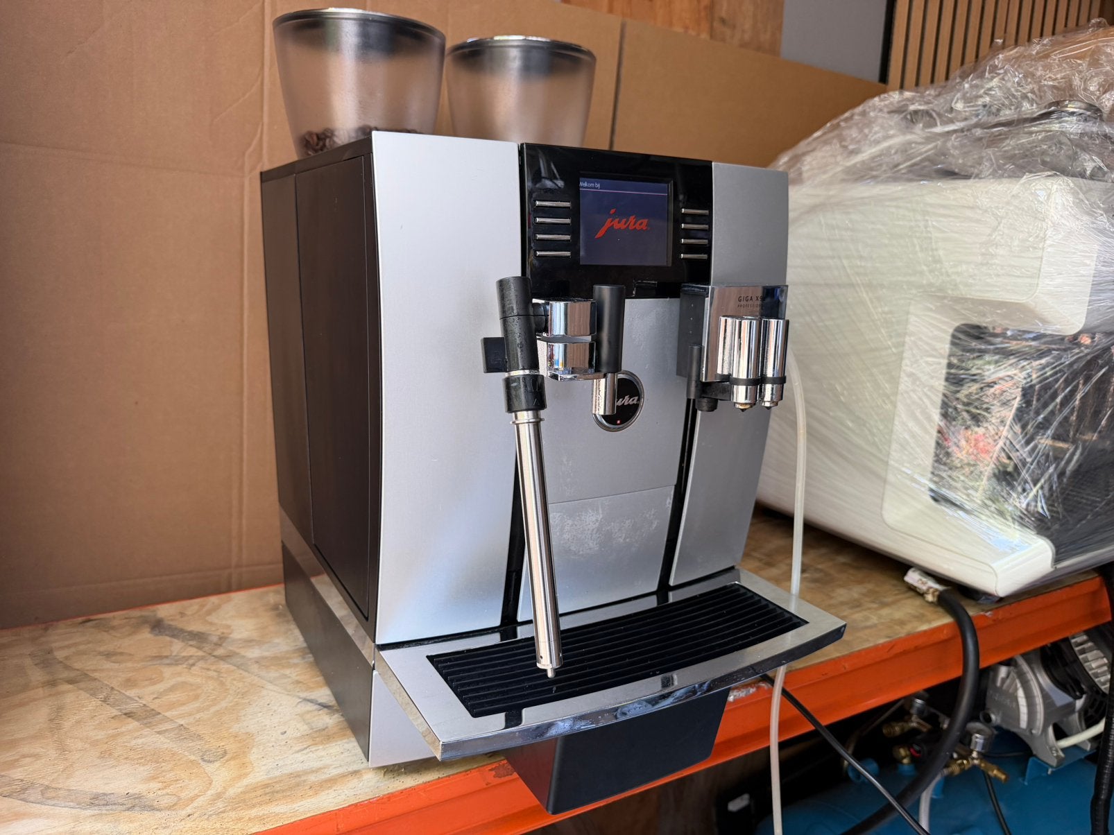 Jura Giga X9c Professional, Witgoed en Apparatuur, Koffiezetapparaten, Gebruikt, 10 kopjes of meer, Koffiemachine, Koffiebonen