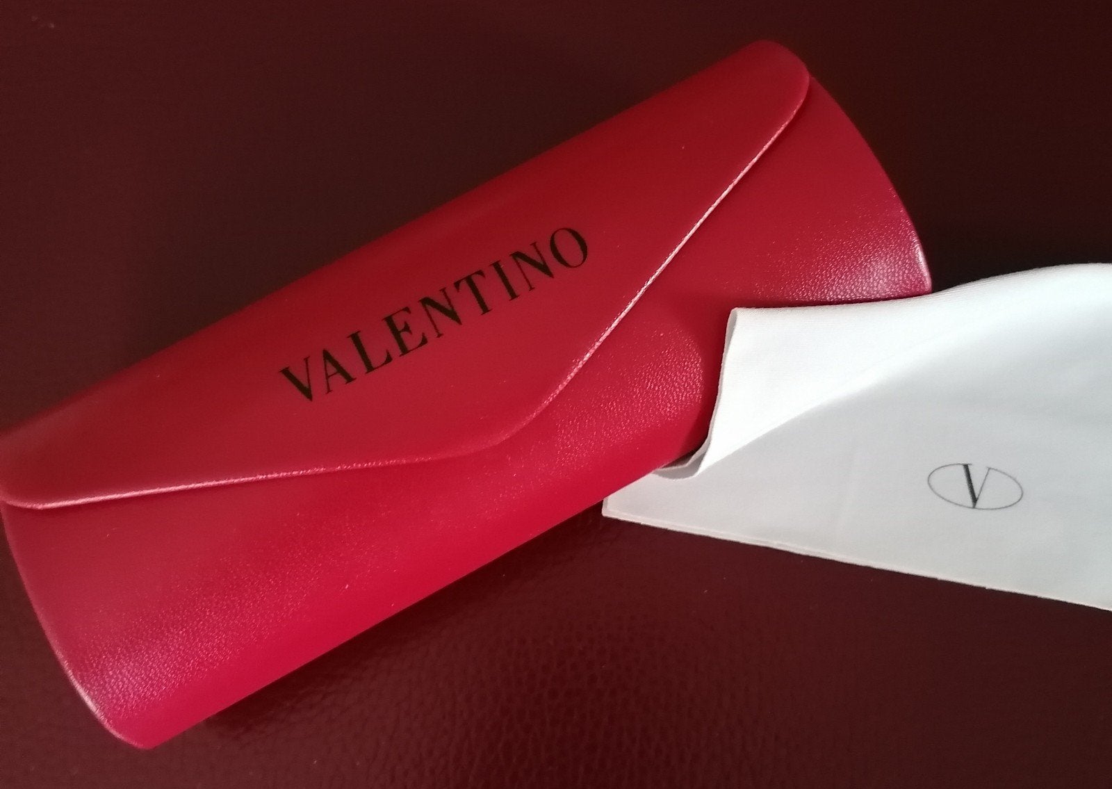 BRILLENKOKER VAN VALENTINO EN OF GUESS MET BRILLEN DOEKJE., Sieraden, Tassen en Uiterlijk, Overige merken, Nieuw, Ophalen of Verzenden