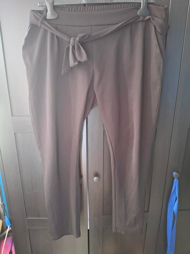 Zwarte broek XL met strikceintuur - Gedragen (Action), Kleding | Dames, Zwart, Maat 46/48 (XL) of groter, Ophalen of Verzenden