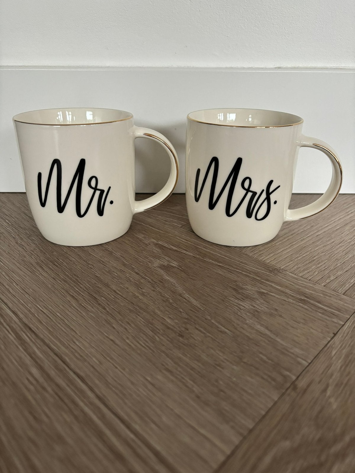 Triple Gifffted mokken Mr & Mrs, gloednieuw!, Huis en Inrichting, Keuken | Servies, Ophalen, Overige materialen, Overige merken