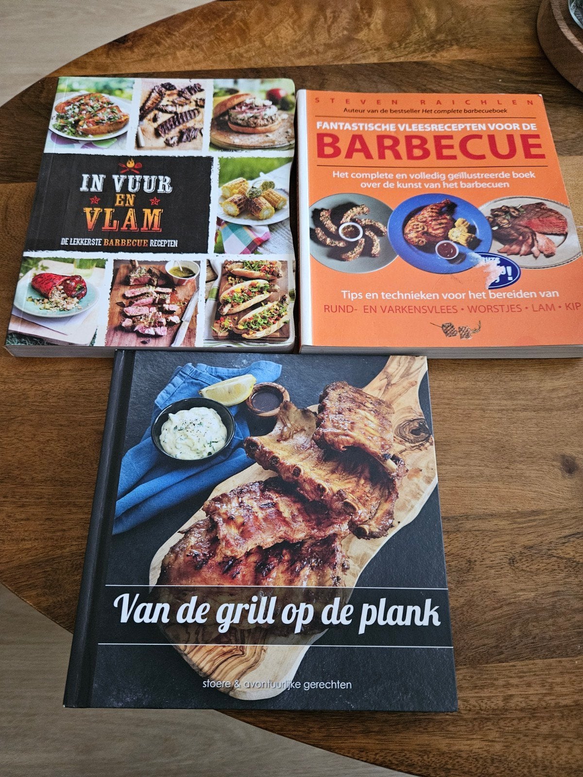 3x BBQ receptenboeken. zgan, Hoofdgerechten, Ophalen of Verzenden, Zo goed als nieuw, Steven Raichlen e.a.