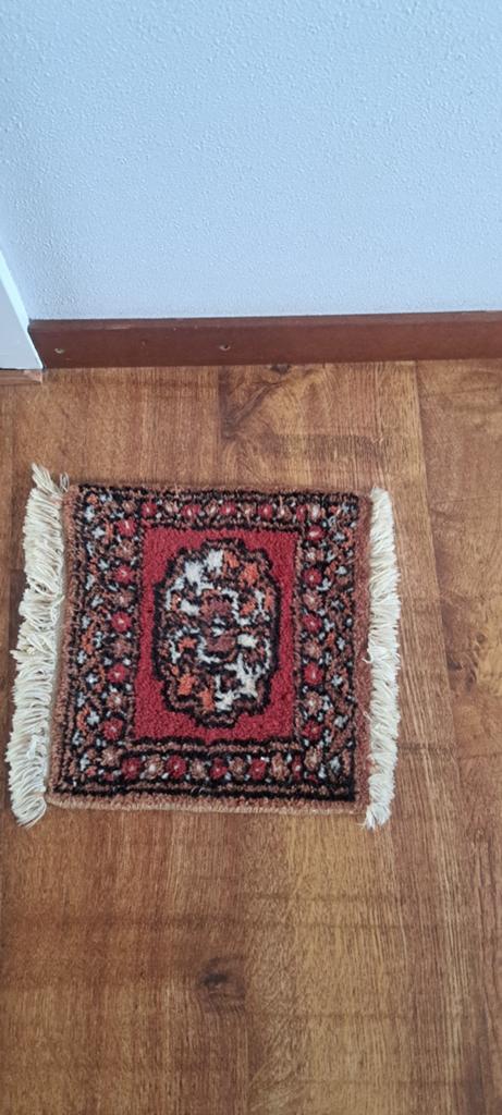 Mini Perzisch tapijtje - Rood met franjes, Huis en Inrichting, Stoffering | Tapijten en Kleden, Ophalen, Minder dan 50 cm, Gebruikt