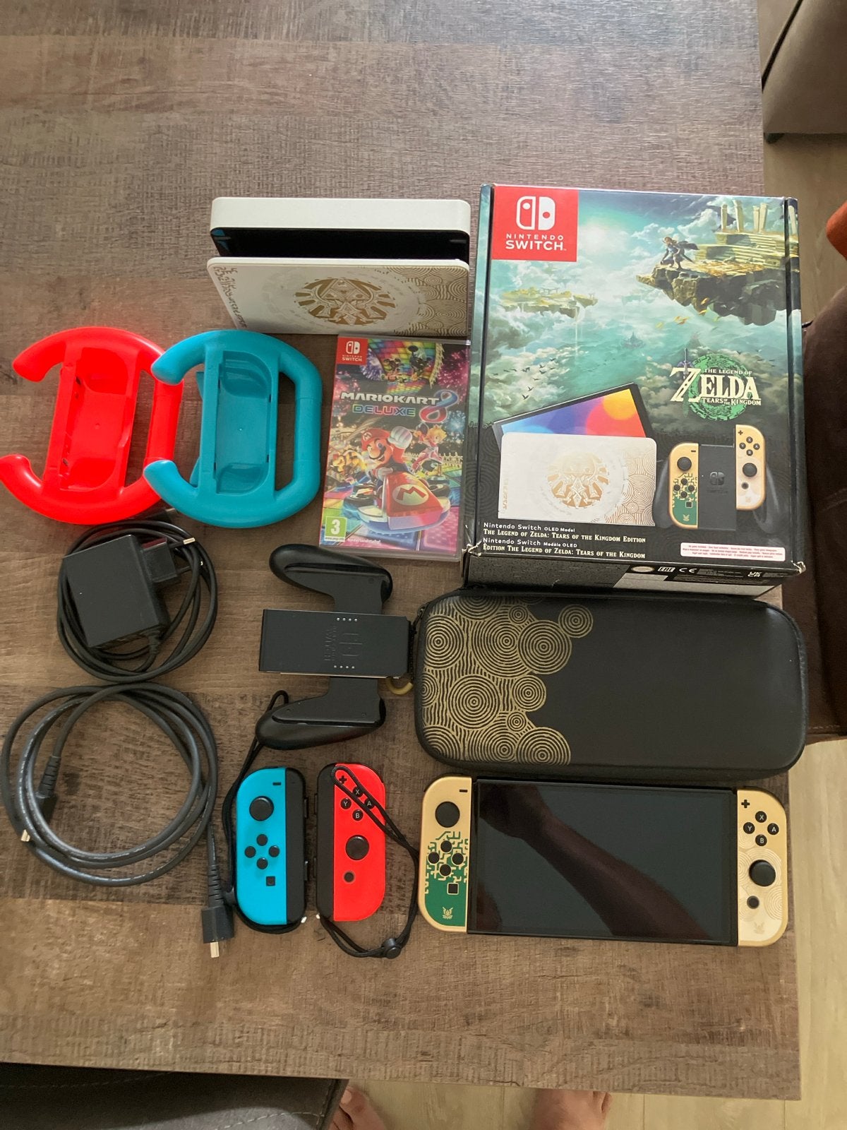 Nintendo Switch OLED Zelda Tears of the Kingdom Editie, Met games, Zo goed als nieuw, Met 3 controllers of meer, Switch OLED