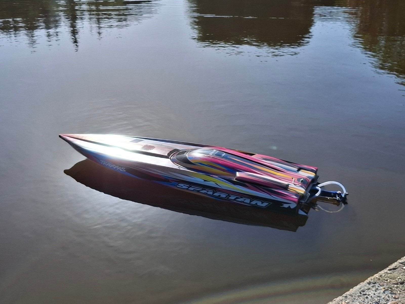 Traxxas Spartan RC Speedboot - Klaar om te varen!, Hobby en Vrije tijd, Modelbouw | Boten en Schepen, Ophalen of Verzenden, Zo goed als nieuw
