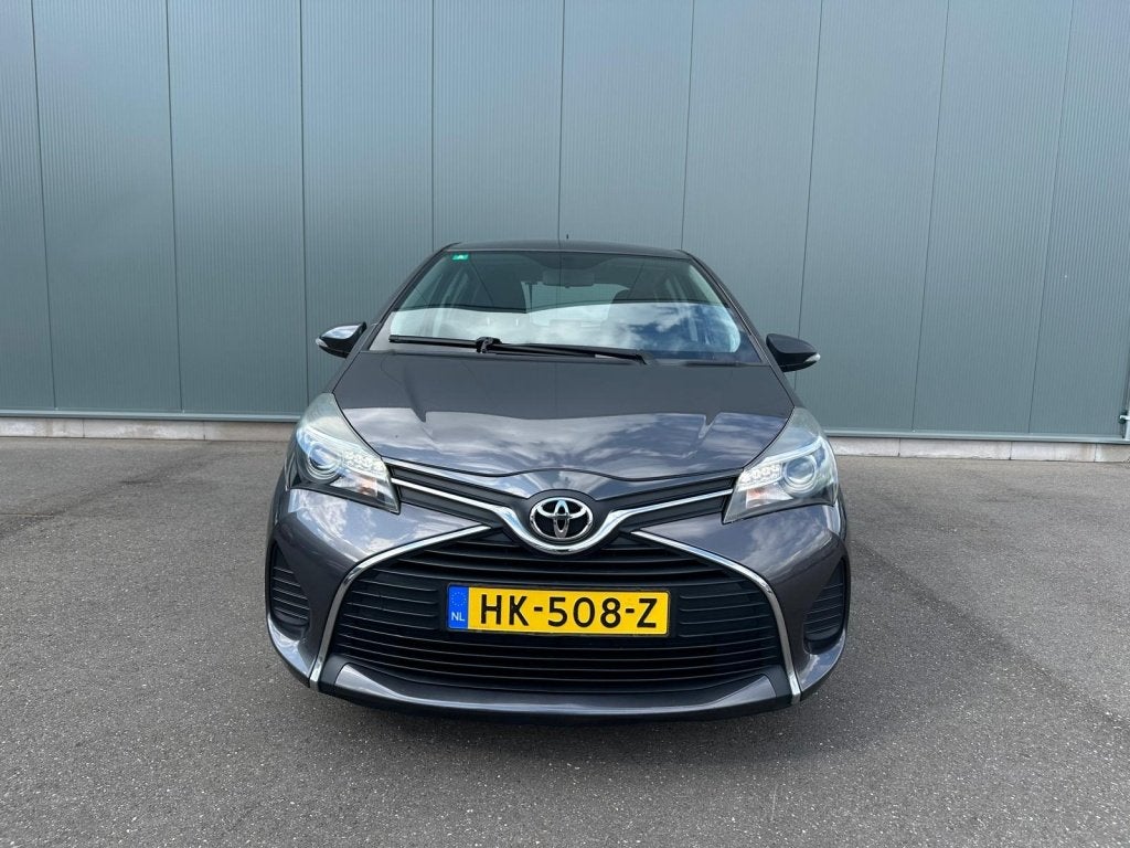 Toyota Yaris 1.3 VVT-i Aspiration CAMERA | ONDERHOUDSBOEKJE, Auto's, 1025 kg, 40 €/maand, Euro 6, Bedrijf
