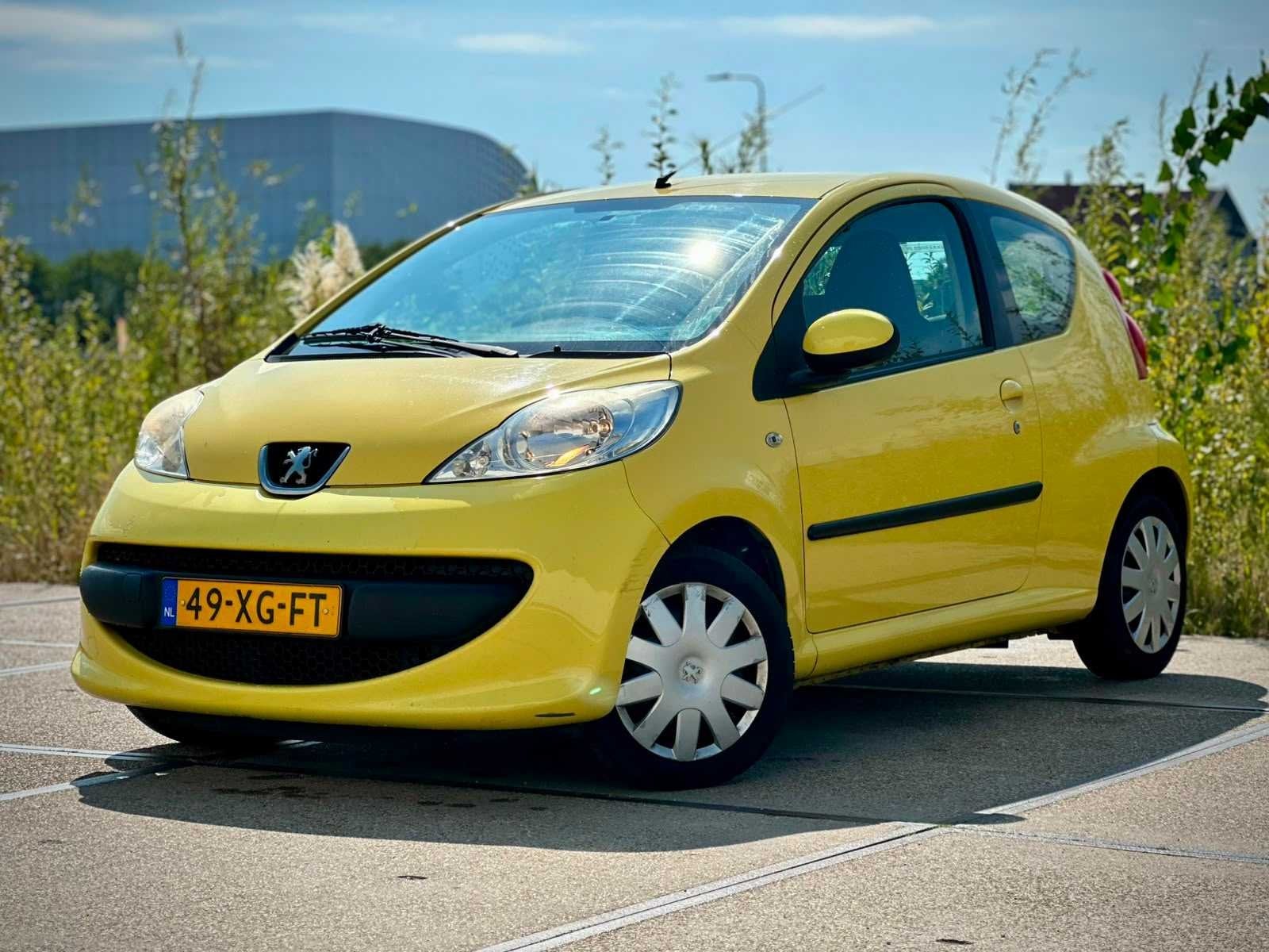 Peugeot 107 1.0 12V XS Nieuwe APK, 49-XG-FT, Voorwielaandrijving, Gebruikt, 4 stoelen, 68 pk