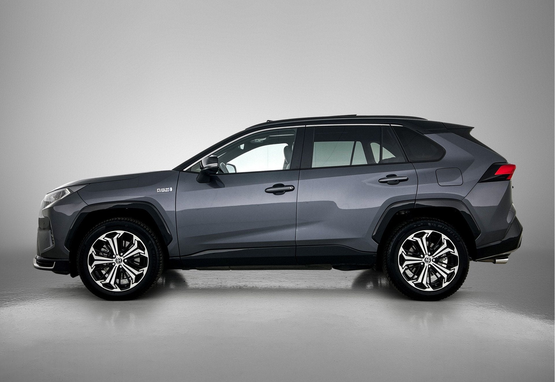 Foto 3 van Toyota RAV4 2.5 Plug-in Hybrid AWD Bi-Tone Plus | Stoelverwa