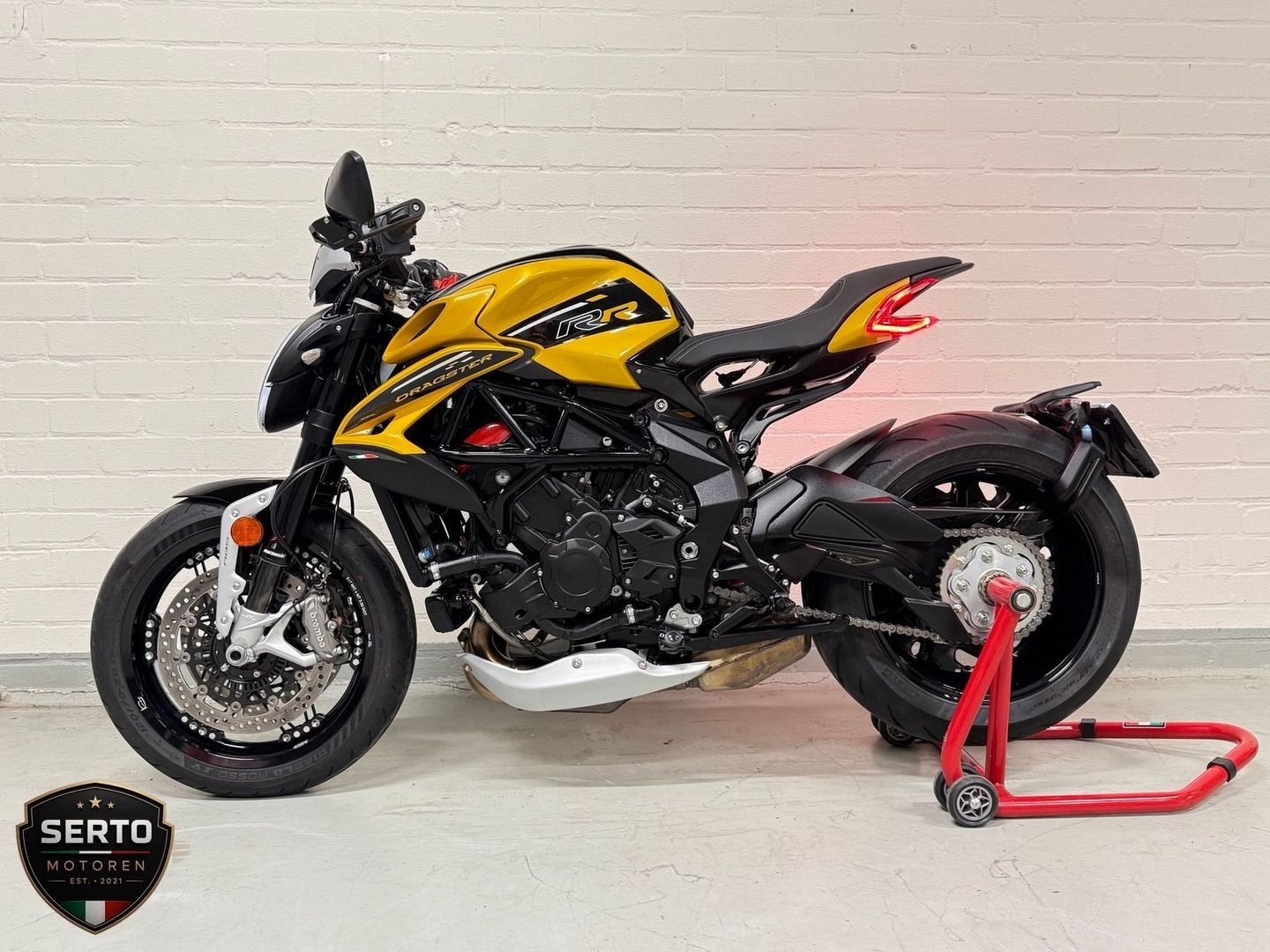 MV AGUSTA DRAGSTER 800 RR SCS (bj 2023 model 2024), Motoren, Motoren | MV Agusta, Bedrijf, Onbekend, 798 cc, Naked bike