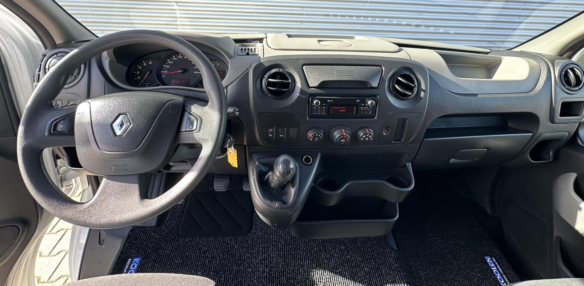 Renault Master T35 2.3 dCi bakwagen met laadklep, Stof, Gebruikt, Euro 6, 4 cilinders