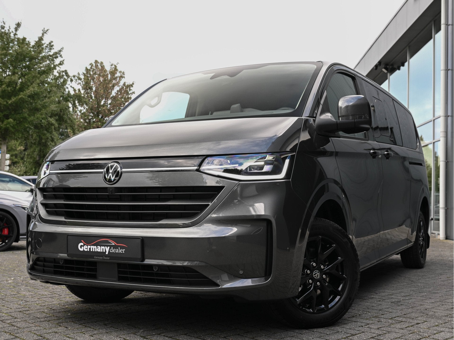 Volkswagen Transporter 2.5 L2H1 234pk eHybrid Style 8-pers C, Auto's, Dealer onderhouden, 232 pk, Leder, Nieuw