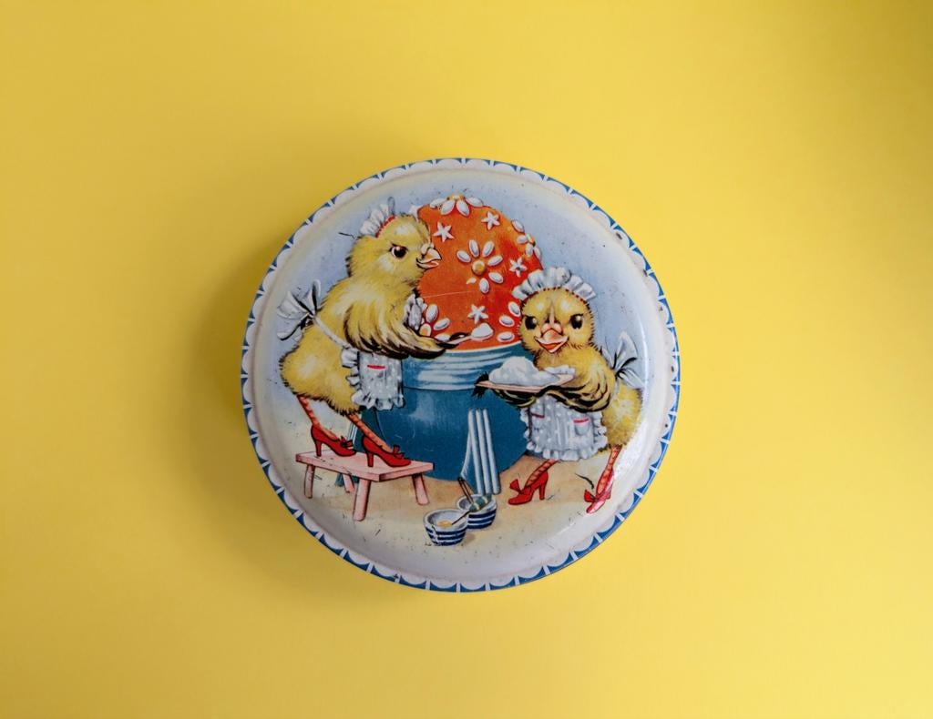 Klein antiek paasblik met kuikentjes, Verzamelen, Blikken, Ophalen of Verzenden, Gebruikt, Overige