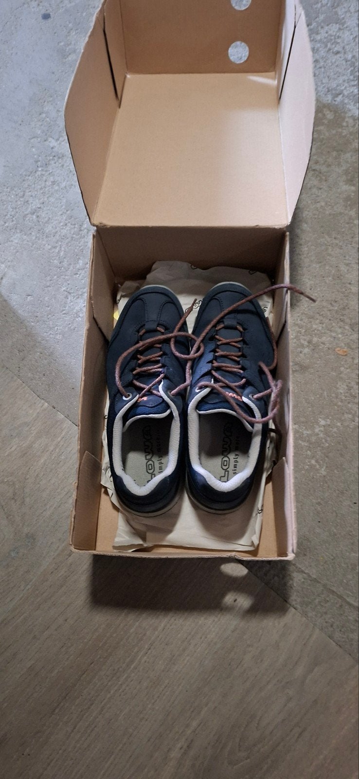Lowa locarno, Ophalen of Verzenden, Zo goed als nieuw, Schoenen