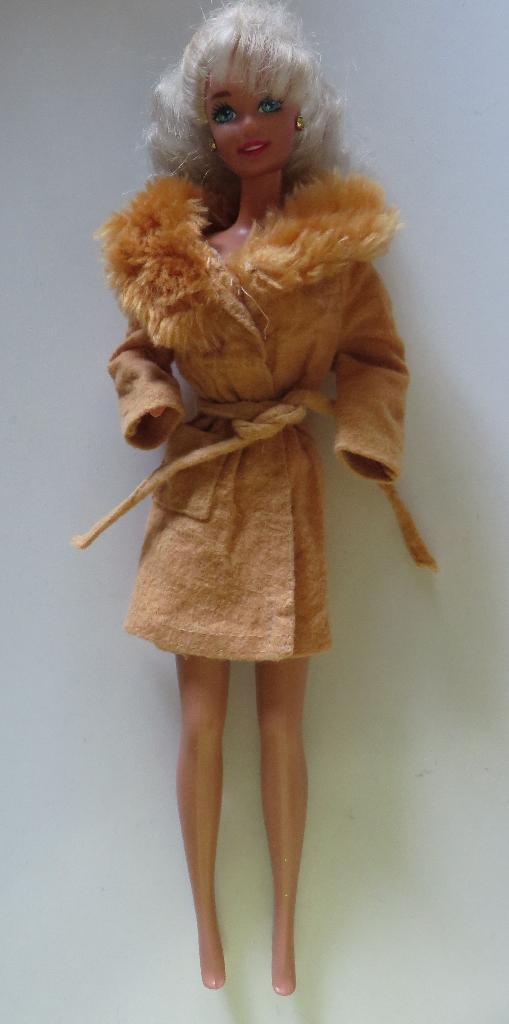 Vintage Barbie jasje met bontkraag, Verzamelen, Poppen, Ophalen, Gebruikt, Fashion Doll