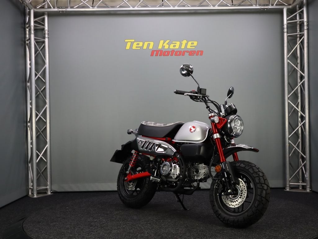 Honda Monkey, Bedrijf, Naked bike
