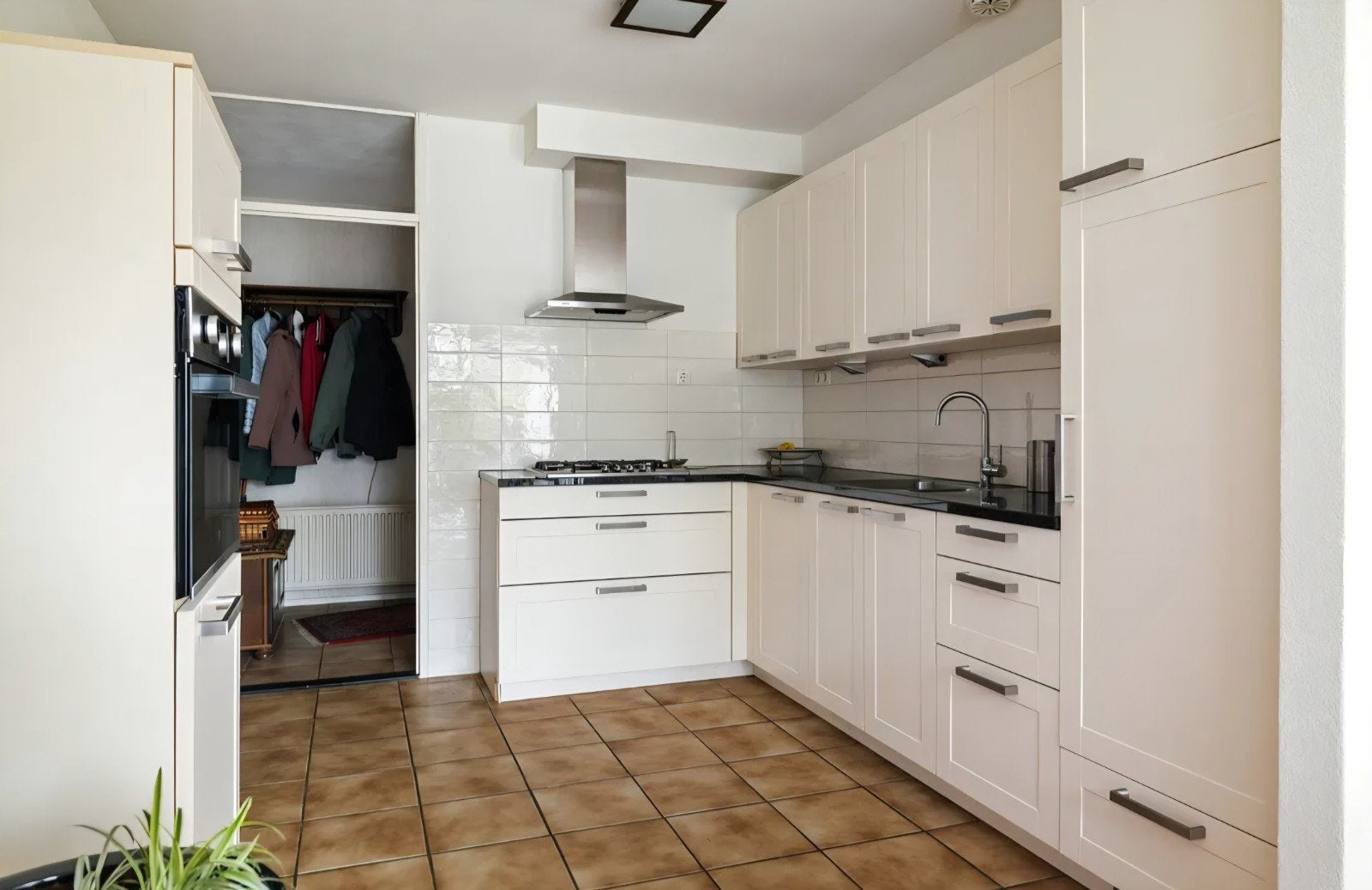 Complete hoekkeuken met apparatuur - Wit/Zwart, Huis en Inrichting, Ophalen, Gebruikt, Wit, Hoekkeuken