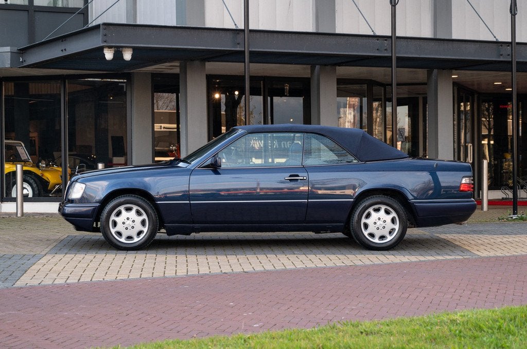 Mercedes-Benz E-Klasse E 200 Cabriolet (bj 1995), Auto's, 1998 cc, Cabriolet, Bedrijf, Handgeschakeld
