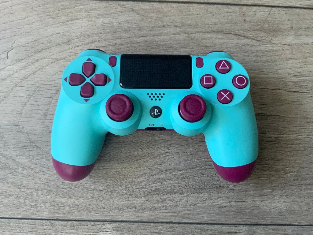 Playstation 4 - Dual Shock Controller PS4 Berry Blue, Overige genres, 1 speler, Ophalen of Verzenden, Zo goed als nieuw