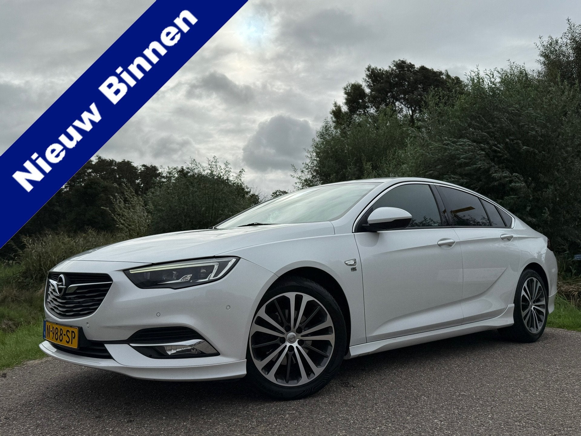 Opel Insignia Grand Sport 1.5 Turbo OPC Line Automaat | Lede, Gebruikt, 4 cilinders, 700 kg, Wit