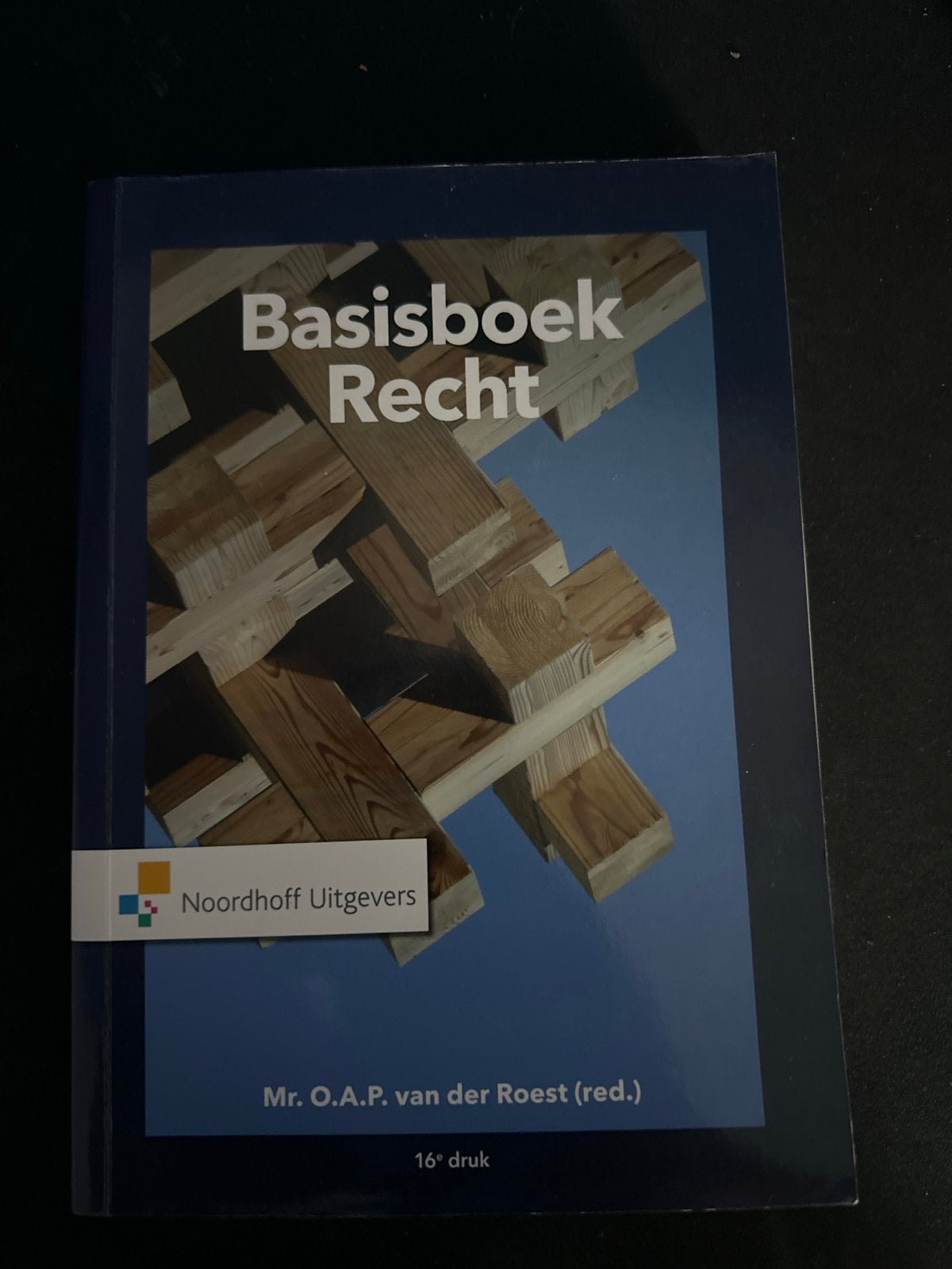 Basisboek Recht - 16e druk - Mr. O.A.P. van der Roest, Ophalen of Verzenden, Gamma, Zo goed als nieuw, HBO