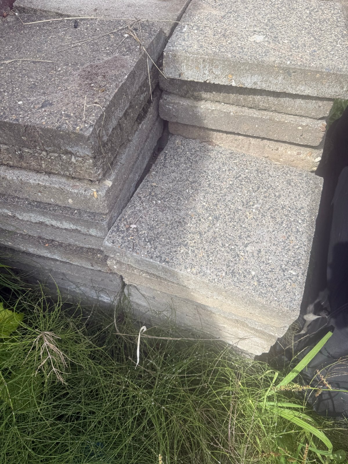 Gratis af te halen: 62 tuintegels 15x15 cm, Doe-het-zelf en Verbouw, Tegels, Ophalen, Overige materialen, Gebruikt, Minder dan 20 cm