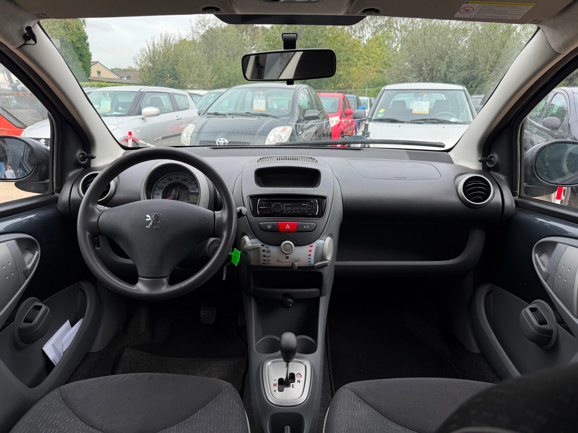 Peugeot 107 1.0 | Automaat | NWE Koppeling | NWE APK |, Auto's, Gebruikt, 4 stoelen, 68 pk, Origineel Nederlands