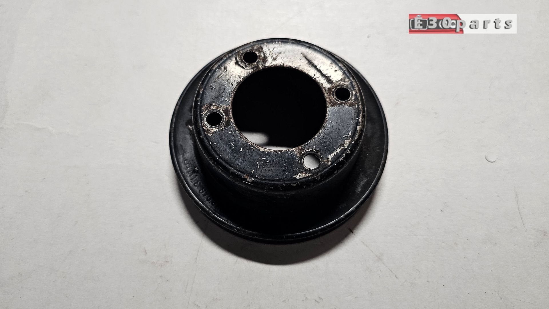 Poelie waterpomp metaal M20 BMW 3 5 serie E30 E28 M20 115112, Auto-onderdelen, Motor en Toebehoren, Gebruikt, -, Ophalen of Verzenden