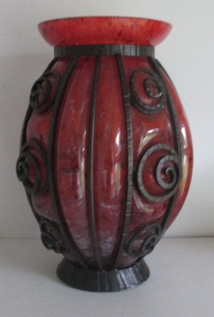 art deco Daum pate de verre vaas in smeedwerk Lorrain, Antiek en Kunst, Antiek | Keramiek en Aardewerk, Verzenden
