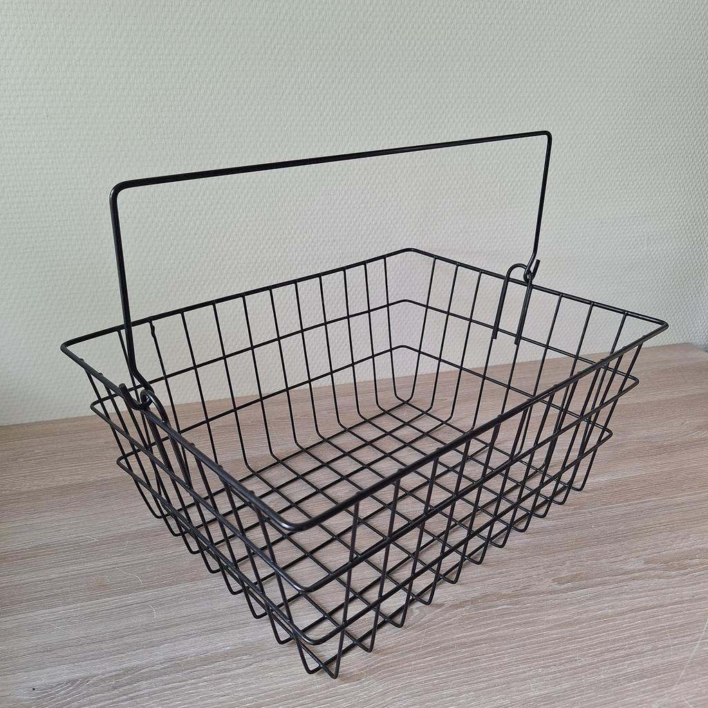 Vintage preloved metalen mand draadmand zwart met handvat, Huis en Inrichting, Overige materialen, Mand, Ophalen of Verzenden