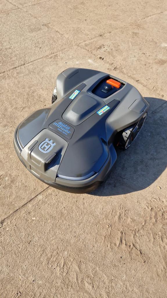 Husqvarna 450X NERA – Demo Model – 1 Jaar Garantie 7500m², Tuin en Terras, Robotmaaiers, Zo goed als nieuw, 20 tot 25 cm, Bestuurbaar via app