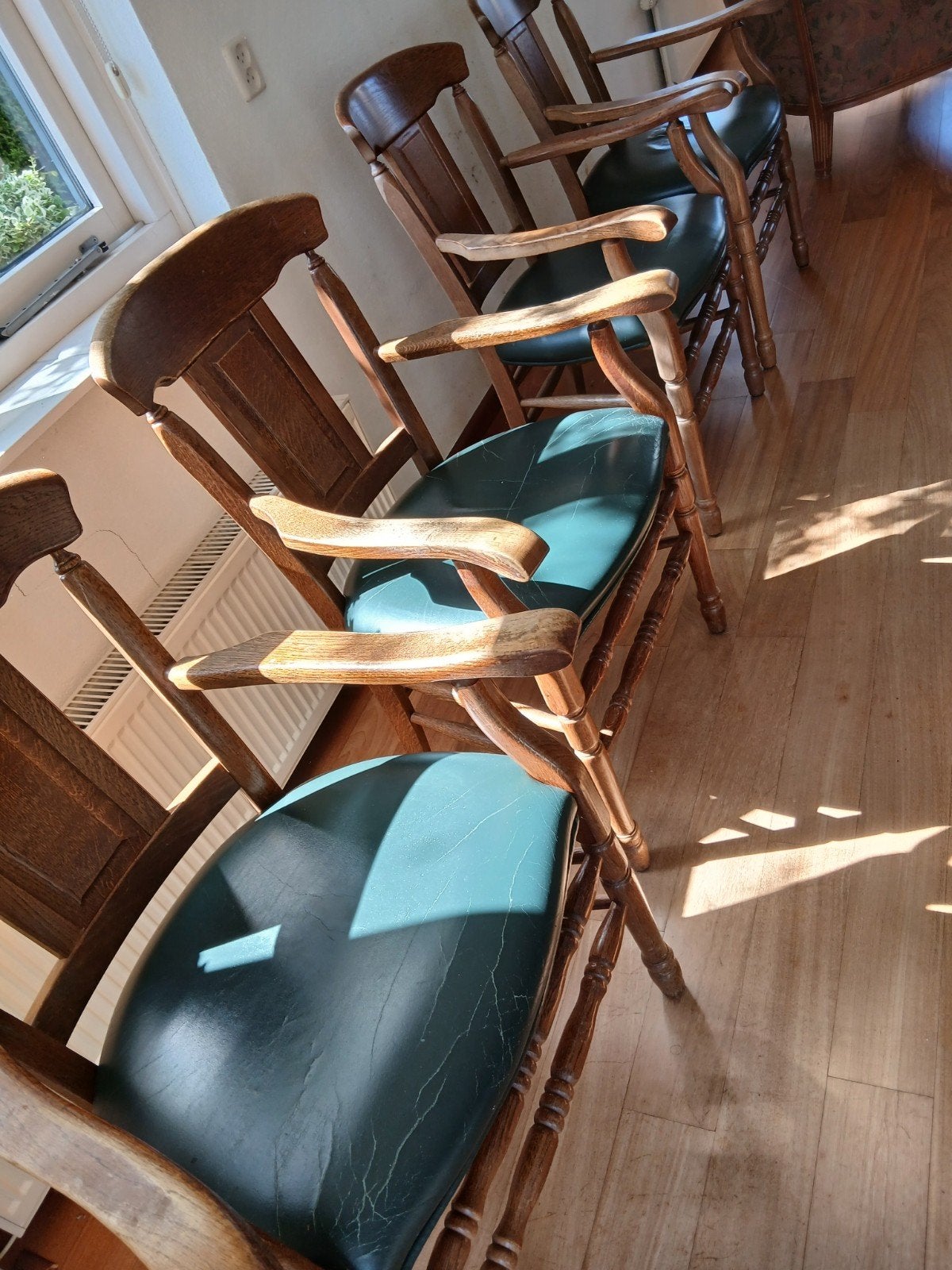 Gratis 4 eettafelstoelen, Huis en Inrichting, Gebruikt, Overige kleuren, Ophalen of Verzenden, Vier
