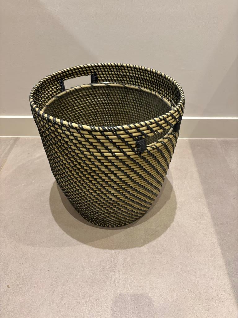 Stijlvolle Zwart-Beige Mand - Perfect voor Opbergen, Ophalen, Overige materialen, Mand, Rond