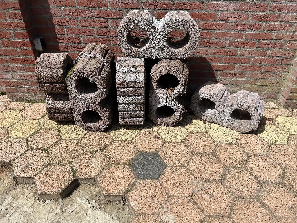 Gratis!!   Border stenen, hol, Ophalen, Gebruikt, Klinkers, Minder dan 5 m²