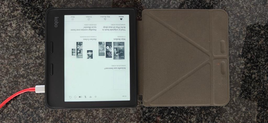 Kobo Libra 2 e-reader met cover, Computers en Software, E-readers, Ophalen, 8 GB, Kobo, 7 inch