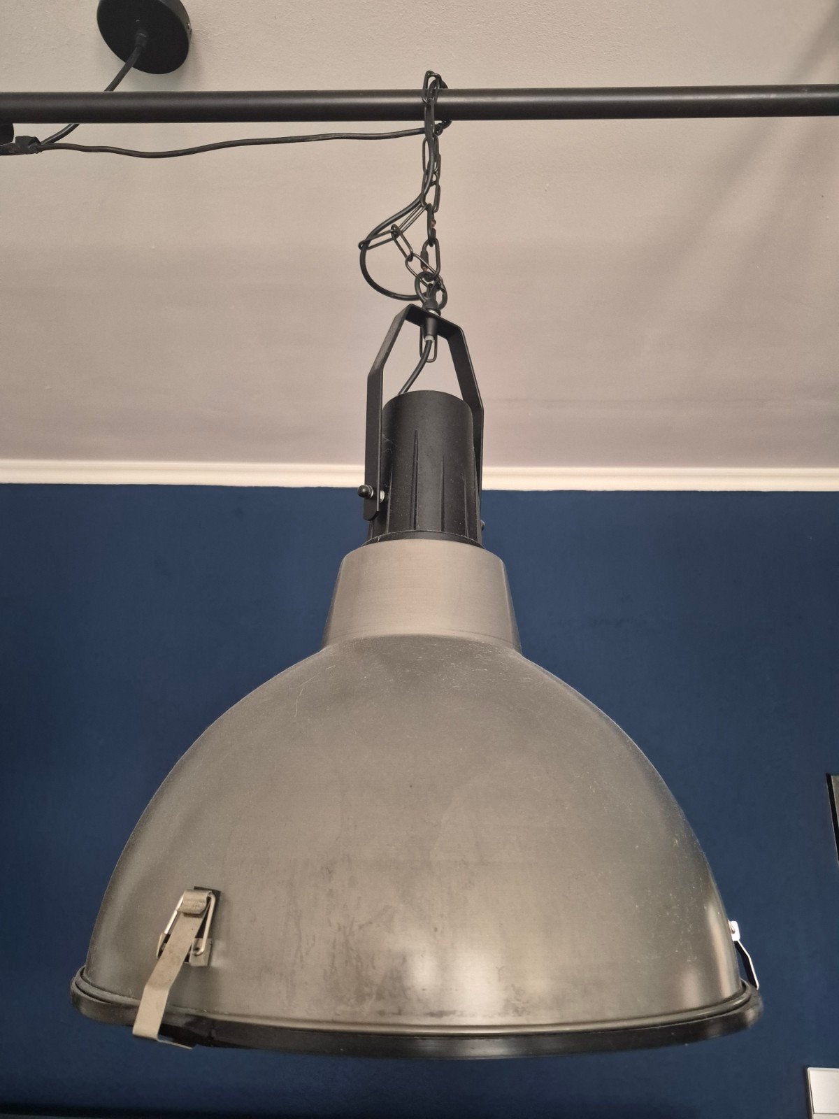 2 stoere industriële lampen, Ophalen