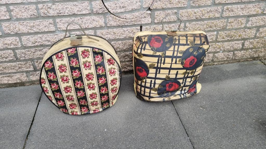 Vintage theemutsen met bloemenprint - Set van 2, Ophalen