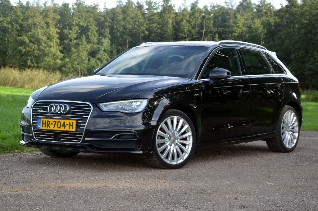 Audi A3 1.4 Tfsi 204pk E-tron Phev S Tronic 2015 Zwart, Auto's, Dealer onderhouden, Zwart, 4 cilinders, Leder en Stof