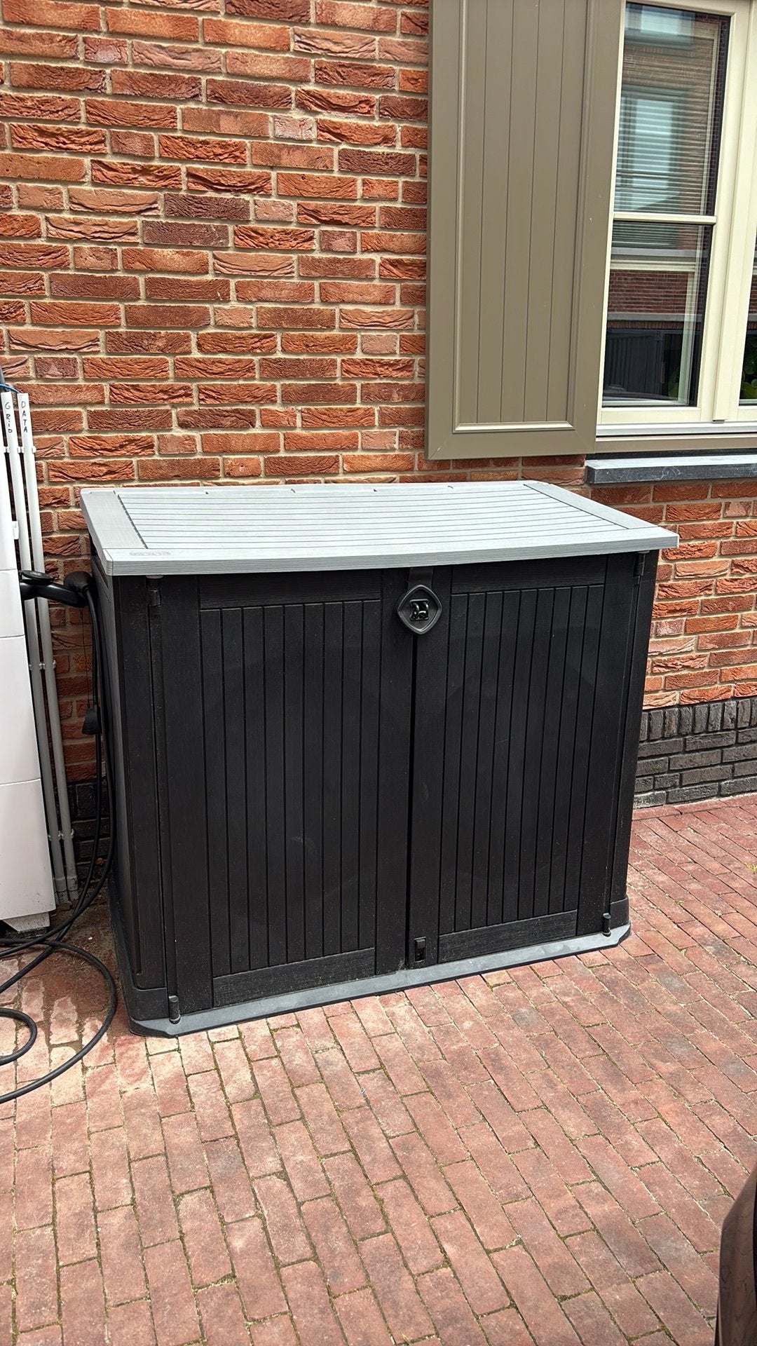 Kunststof containerberging met 2 deuren en klep, Ophalen, Zo goed als nieuw, Kunststof, Containerberging