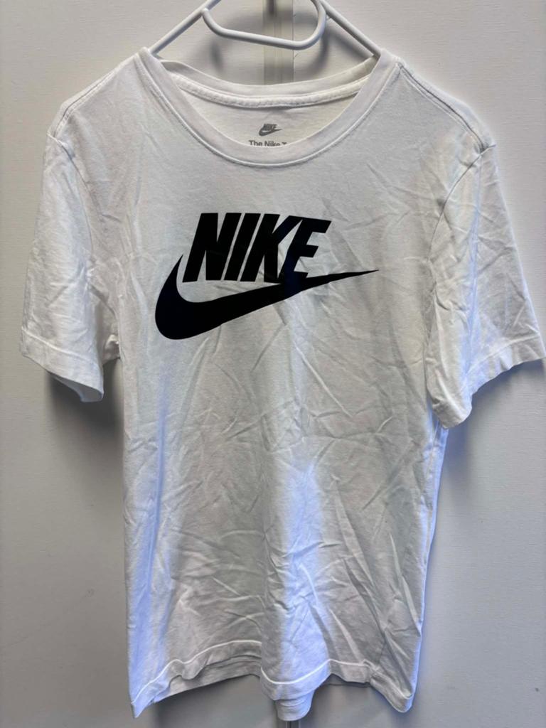 Nike T-shirt wit met groot zwart logo - Maat S, Wit, Nike, Ophalen of Verzenden, Zo goed als nieuw