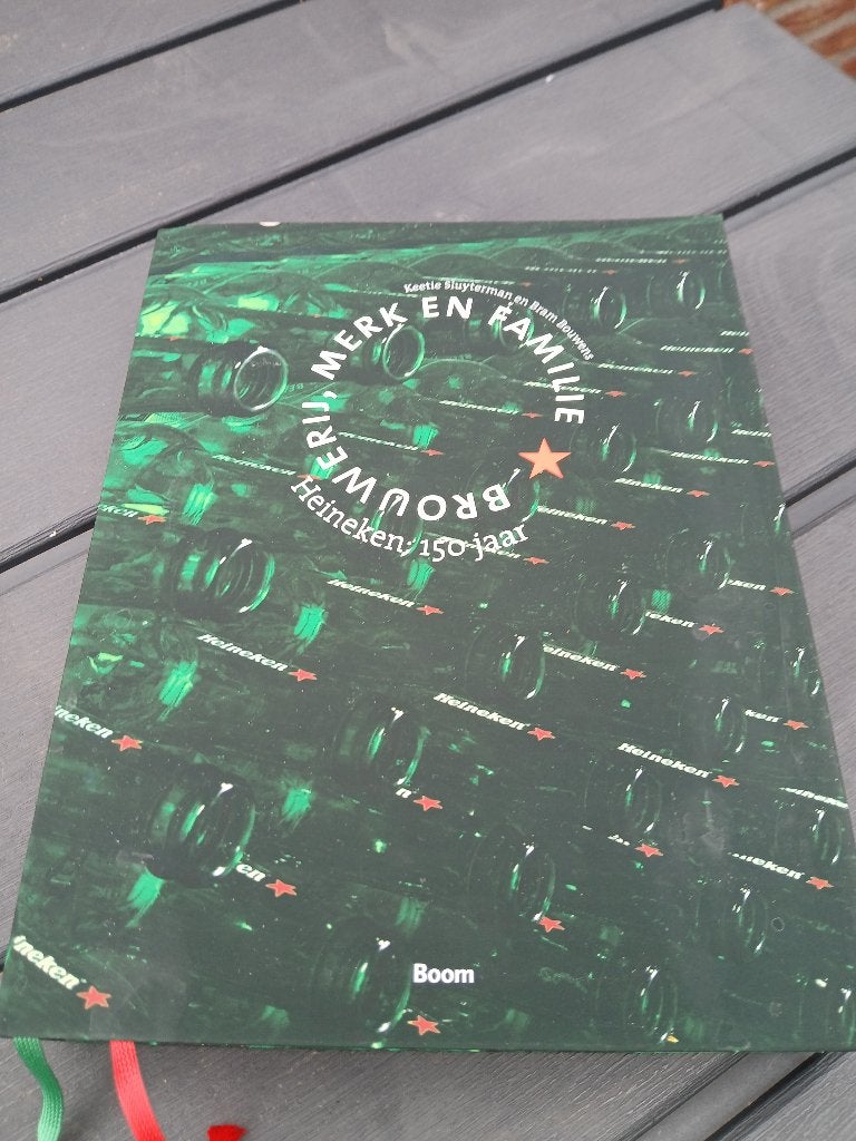 Boek Heineken 150 jaar Brouwerij Merk en familie, Ophalen of Verzenden, Nieuw, Overige typen, Heineken