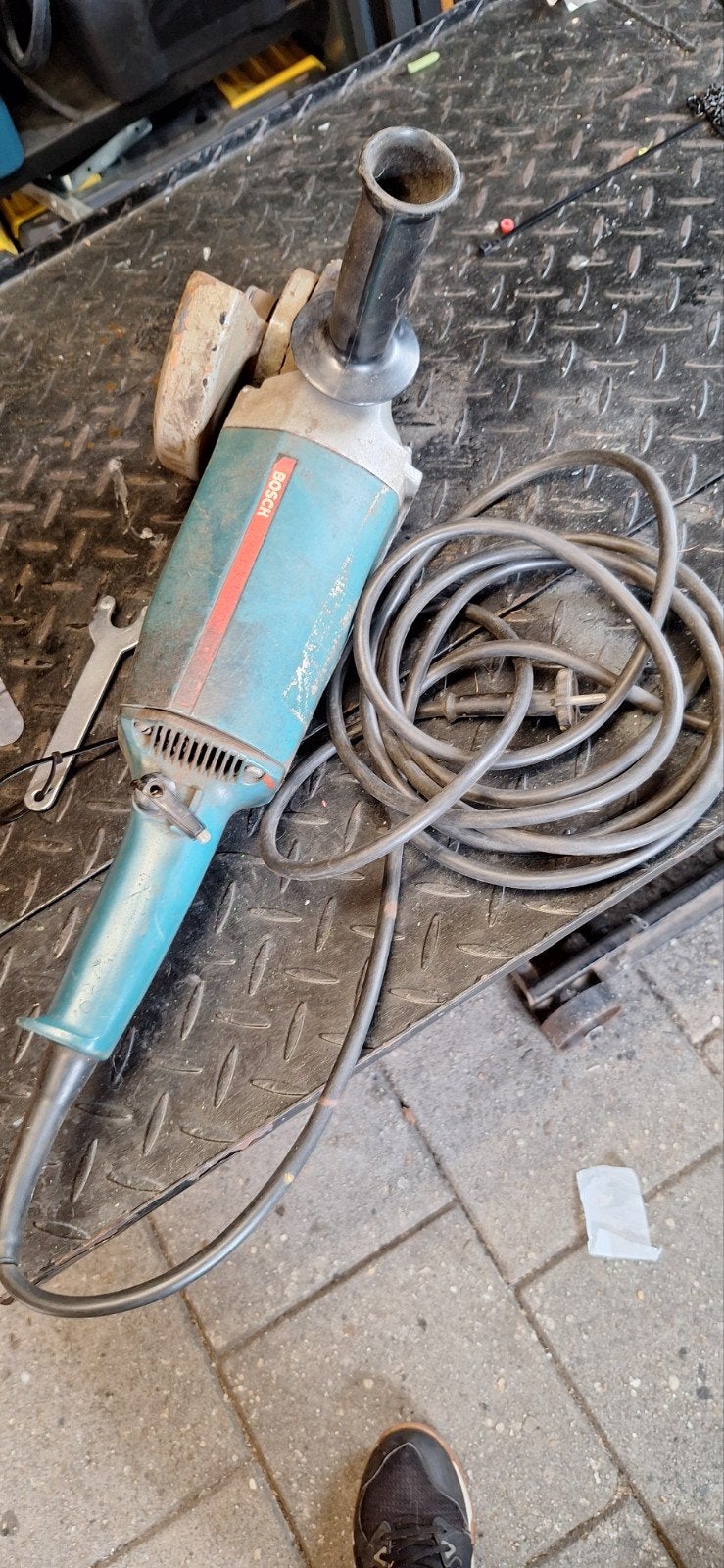 Haakse slijper. Bosch  Flex, Ophalen, Minder dan 700 watt, Haakse handslijpmachine